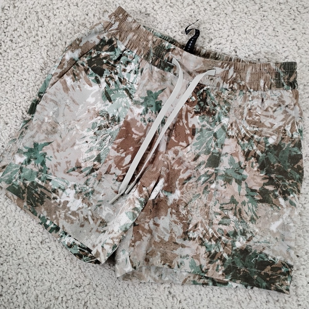 Lululemon Bowline Shorts Mens Small Camouflage Marshland Sage 5" Performance